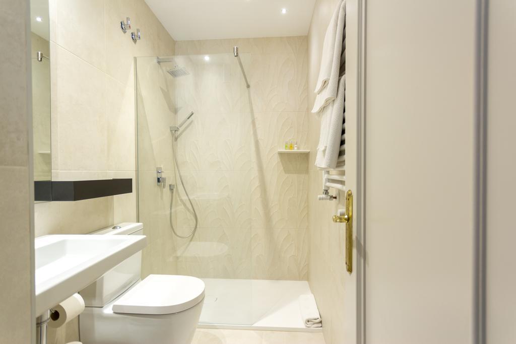 Cuatro Caminos Rooms Torrelavega Exterior foto