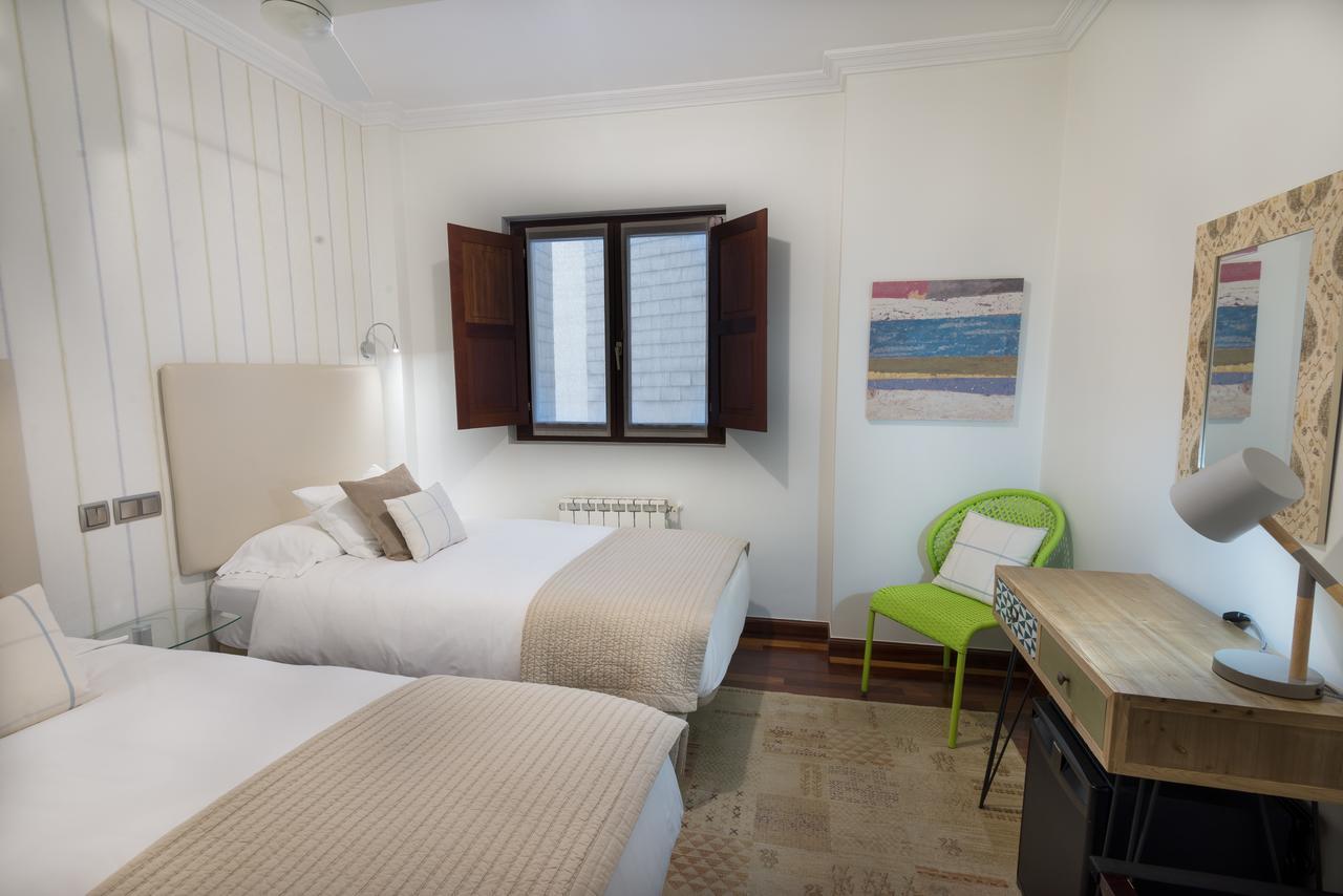 Cuatro Caminos Rooms Torrelavega Exterior foto